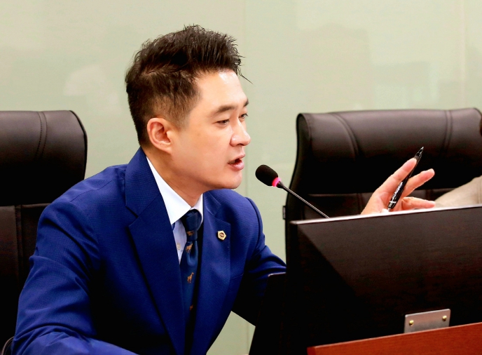 경기도의회 전석훈 의원, 실효성 없는 데이터에 의존, 도민의 혈세만 낭비하고 있다고 강력히 비판하고 나서. 기사 이미지