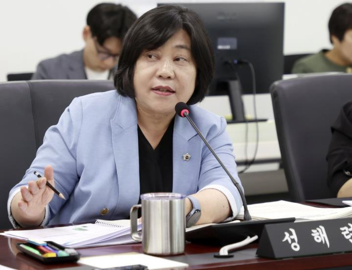 성남시의회 성해련 의원, 신상진 시장의 의회 무력화 하는 행정 강력 비판하고나서. 기사 이미지