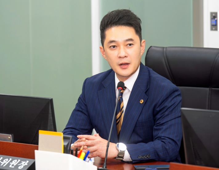  전석훈 경기도의원, 경과원 GBC 약 1,600억 수출 실적, ‘견적서·송장’으로 부풀려진 ‘깜깜이’ 성과 강력질타 나서 기사 이미지