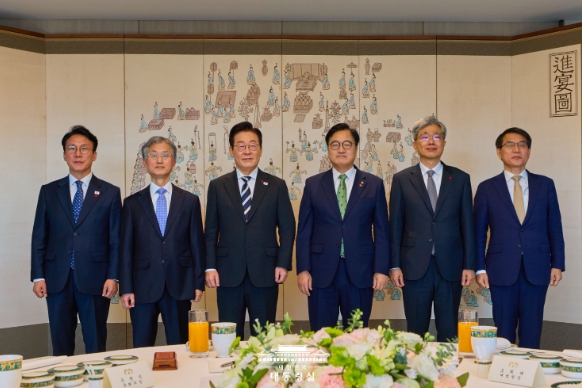 이재명 대통령, 5부 요인 초청 오찬  기사 이미지