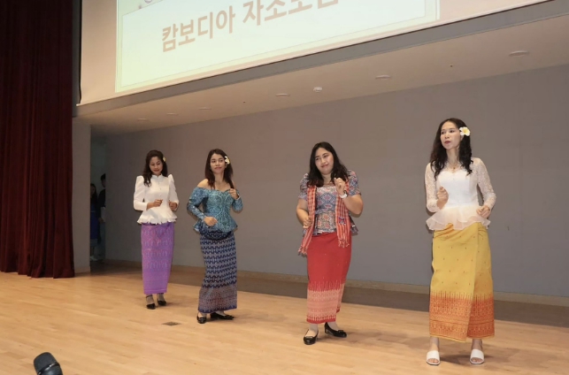 성남시, 가족센터서 4일 '캄보디아·필리핀' 문화 체험 기사 이미지
